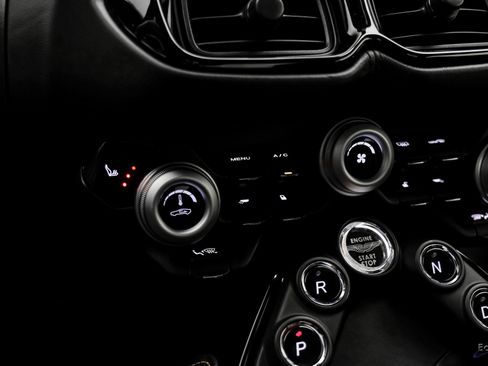 Used 2020 Aston Martin V8 Vantage Coupe image 54