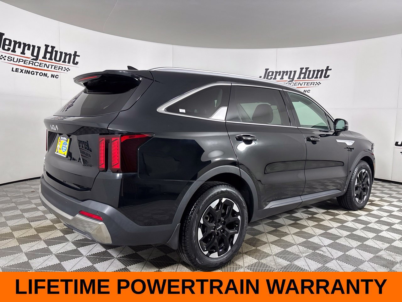 Used 2024 Kia Sorento S w/ Panoramic Sunroof Package FWD image 6