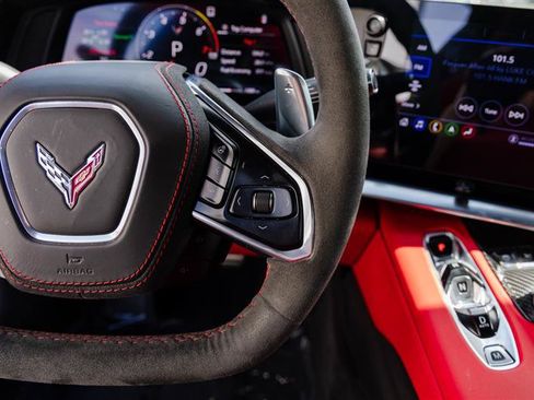 Used 2023 Chevrolet Corvette Stingray Premium Conv w/ Z51 Performance Package RWD image 18