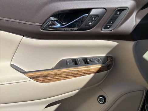 Used 2019 GMC Acadia Denali AWD/4WD image 16