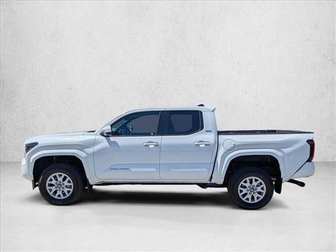 Certified 2024 Toyota Tacoma SR5 AWD/4WD image 9
