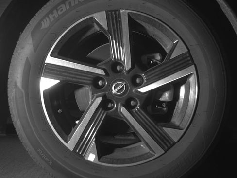 Used 2025 Nissan Sentra SV image 13