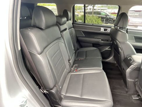 Used 2025 Hyundai Santa Fe Limited FWD image 31