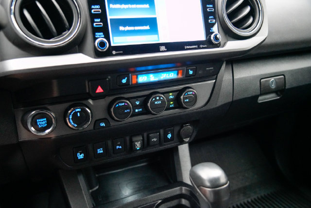 Used 2022 Toyota Tacoma TRD Off-Road w/ TRD Premium Off Road Package AWD/4WD image 30