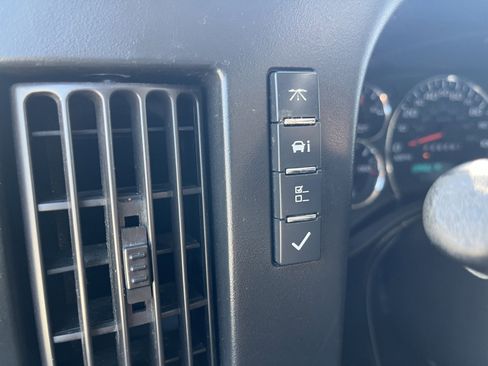 Used 2017 Chevrolet Express 2500 image 20