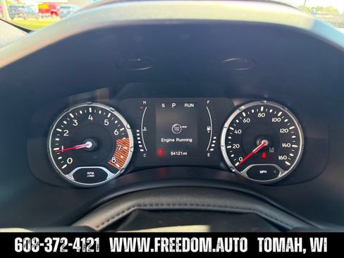 Used 2023 Jeep Renegade Latitude AWD/4WD image 15
