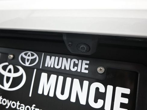 Used 2025 Porsche Cayenne S AWD/4WD image 37