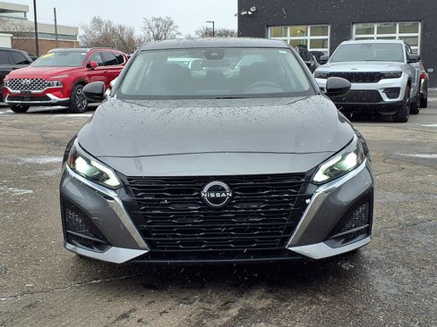 Used 2024 Nissan Altima 2.5 SV image 20