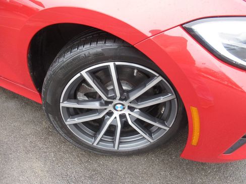 Used 2022 BMW 330i xDrive Sedan w/ Premium Package image 5