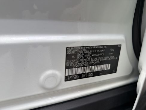 Certified 2024 Toyota RAV4 XLE FWD image 32