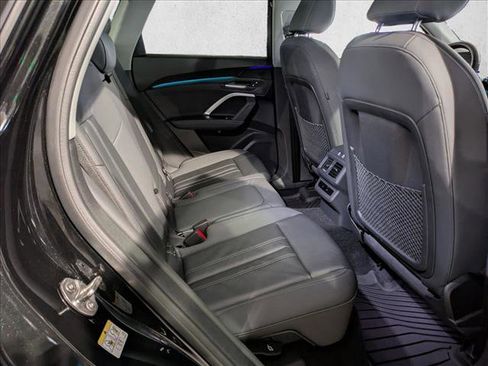 Certified 2025 Audi Q5 Premium w/ Convenience Package image 25