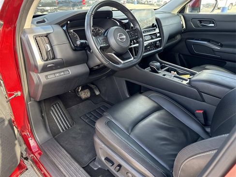 Used 2023 Nissan Pathfinder SL image 10