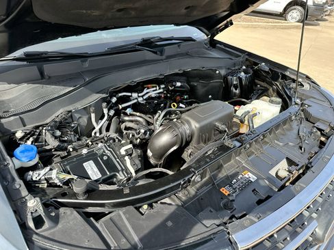 Used 2022 Ford Explorer XLT w/ Equipment Group 202A image 27