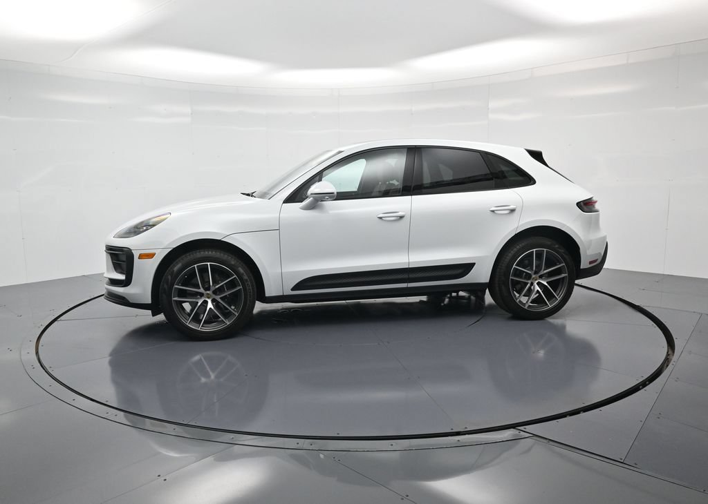 Used 2026 Porsche Macan AWD/4WD image 2
