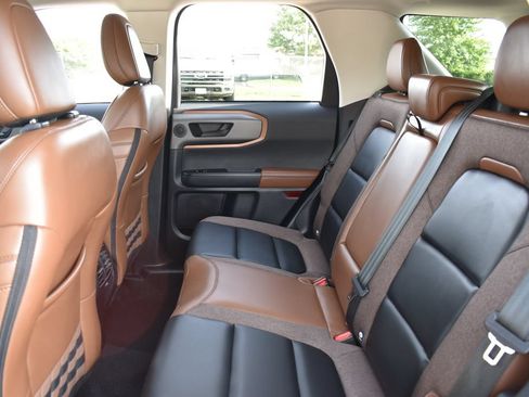 Certified 2025 Ford Bronco Sport Outer Banks w/ Outer Banks Tech Package+ AWD/4WD image 28