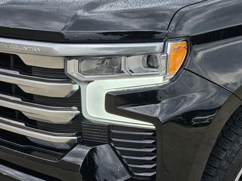 Used 2025 Chevrolet Silverado 1500 High Country w/ Technology Package AWD/4WD image 27