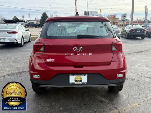 Used 2022 Hyundai Venue SEL w/ Cargo Package image 6