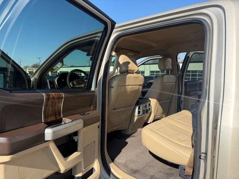 Used 2018 Ford F150 Lariat w/ Equipment Group 501A Mid AWD/4WD image 10