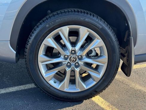 Used 2021 Toyota Highlander Limited image 7