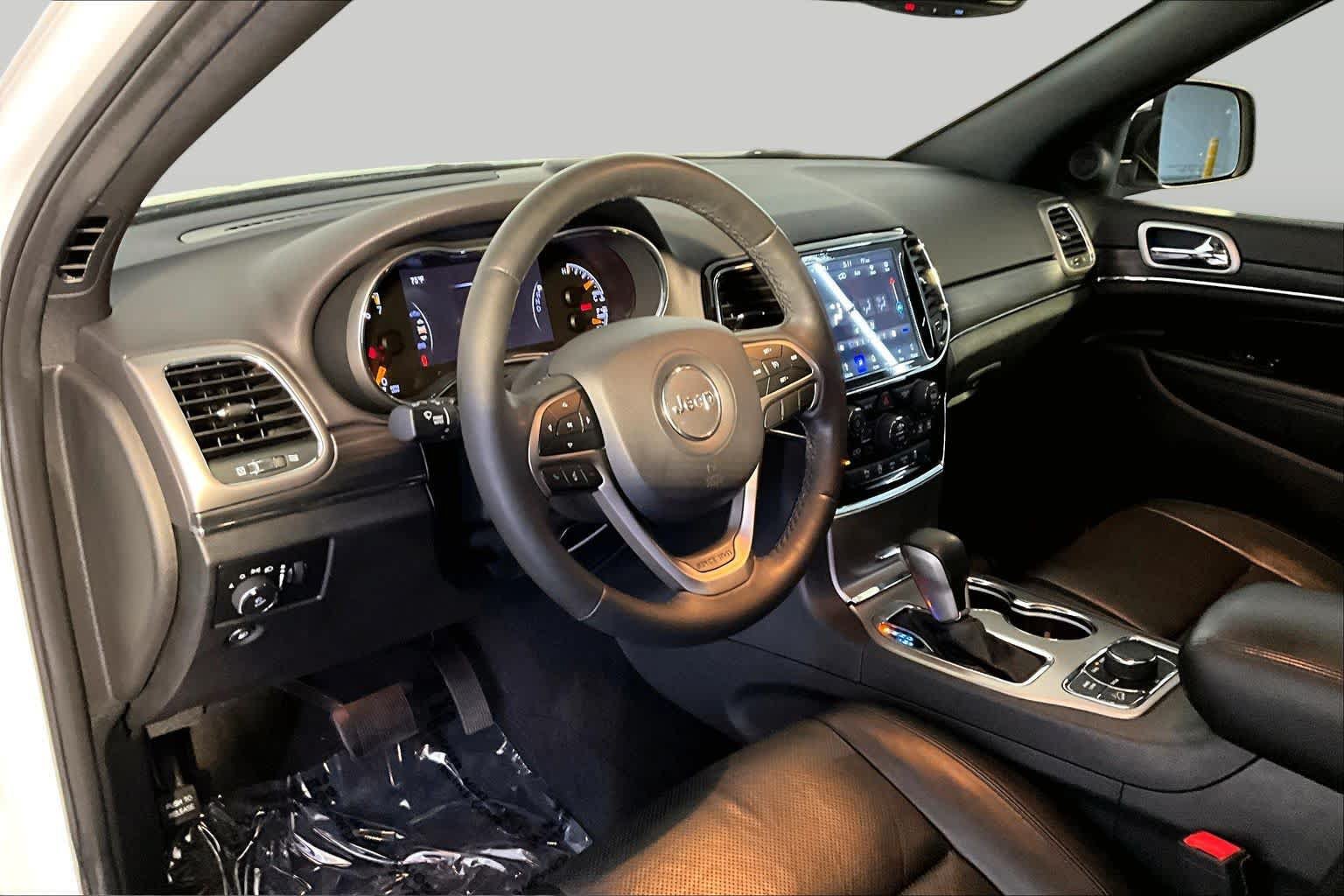 Used 2019 Jeep Grand Cherokee Limited w/ Luxury Group II AWD/4WD image 18