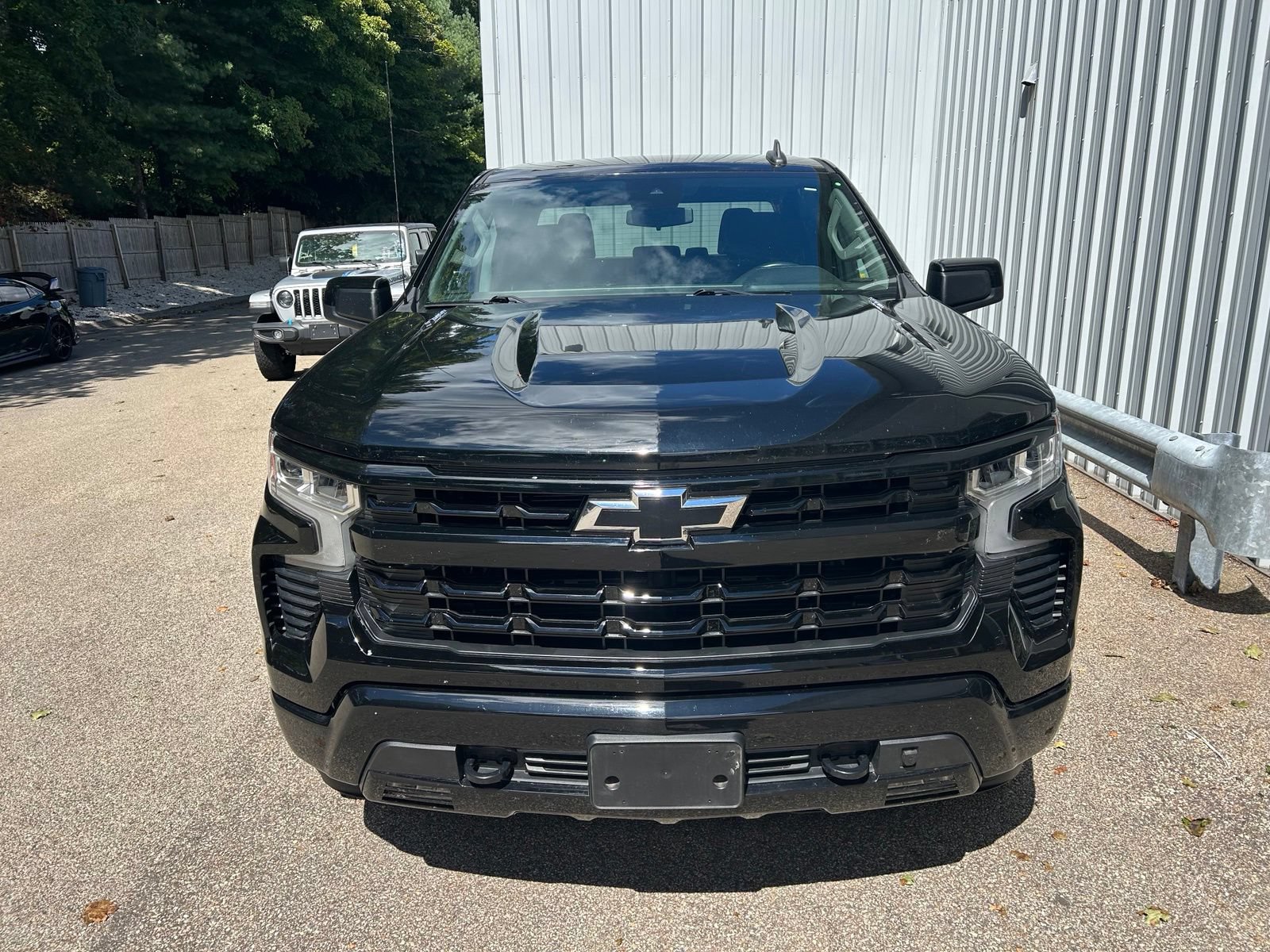 Used 2022 Chevrolet Silverado 1500 RST AWD/4WD image 2
