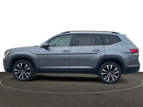 Used 2022 Volkswagen Atlas SE image 2