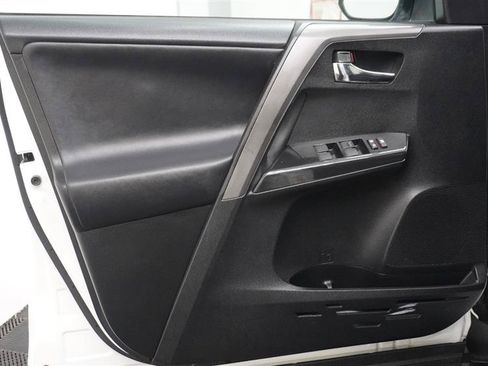 Used 2017 Toyota RAV4 SE AWD/4WD image 21