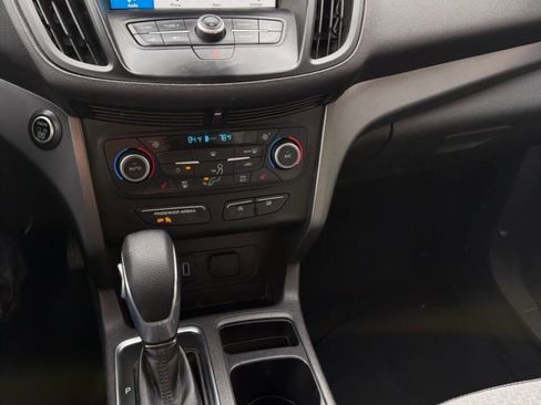 Used 2019 Ford Escape SE image 12