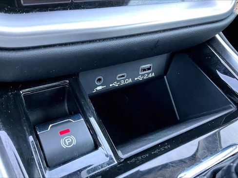 Used 2023 Subaru Outback Touring image 34