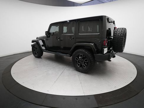 Used 2018 Jeep Wrangler Unlimited Sahara AWD/4WD image 29