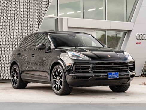 Used 2022 Porsche Cayenne Platinum Edition AWD/4WD image 1
