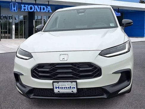 Certified 2025 Honda HR-V Sport image 3