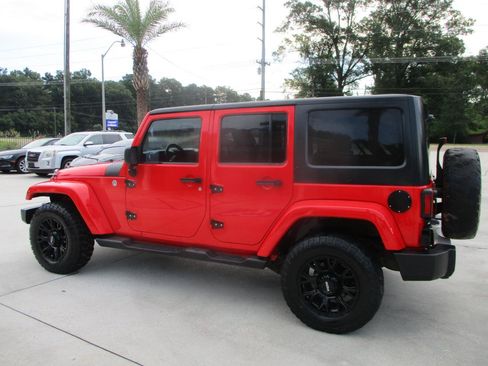 Used 2013 Jeep Wrangler Unlimited Sahara w/ Trailer Tow Group AWD/4WD image 8