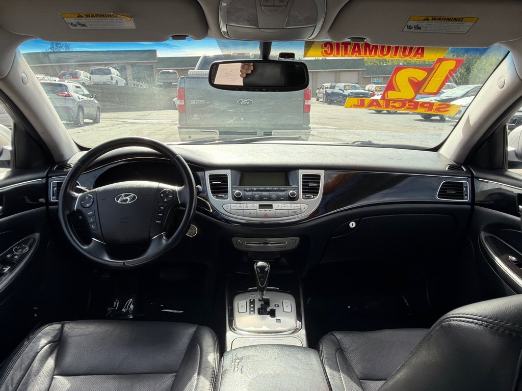 Used 2012 Hyundai Genesis 3.8 RWD image 13