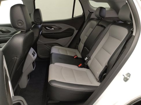 Used 2023 GMC Terrain SLT image 18