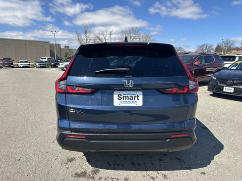 Used 2025 Honda CR-V LX image 9