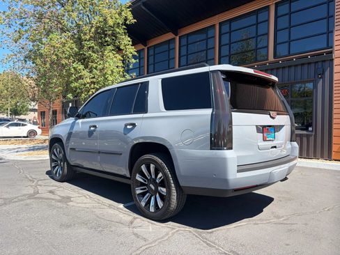 Used 2017 Cadillac Escalade Platinum AWD/4WD image 3