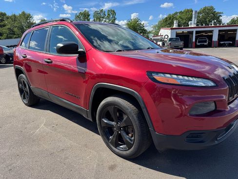 Used 2016 Jeep Cherokee Sport w/ Cold Weather Group AWD/4WD image 12