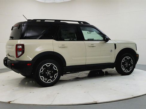 New 2025 Ford Bronco Sport Outer Banks w/ Outer Banks Tech Package+ image 8