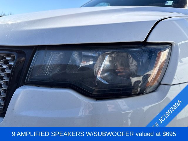 Used 2018 Jeep Grand Cherokee Altitude AWD/4WD image 3