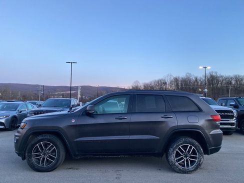 Used 2019 Jeep Grand Cherokee Trailhawk w/ Trailhawk Luxury Group image 4