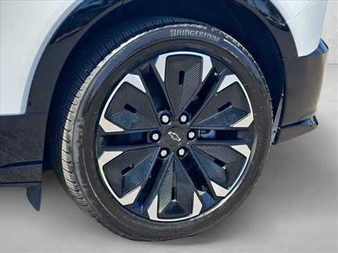 Certified 2024 Chevrolet Blazer EV RS RWD image 30
