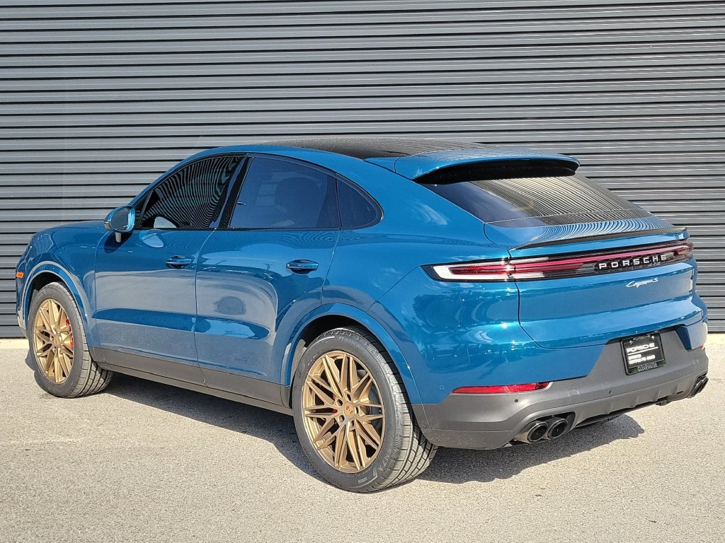 Certified 2025 Porsche Cayenne S AWD/4WD image 3