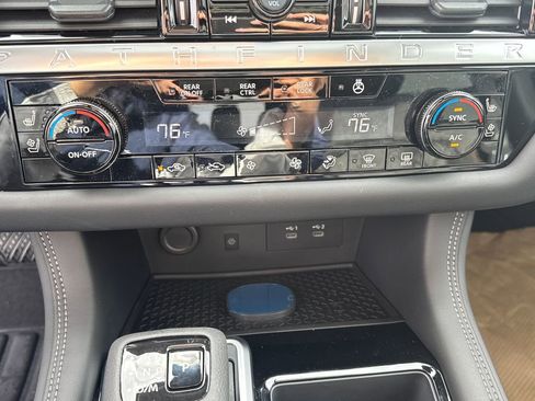 New 2026 Nissan Pathfinder Platinum AWD/4WD image 36