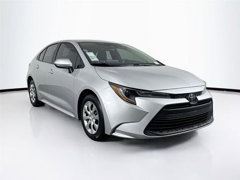 Certified 2025 Toyota Corolla LE image 9