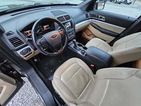 Used 2017 Ford Explorer XLT w/ Equipment Group 202A image 15