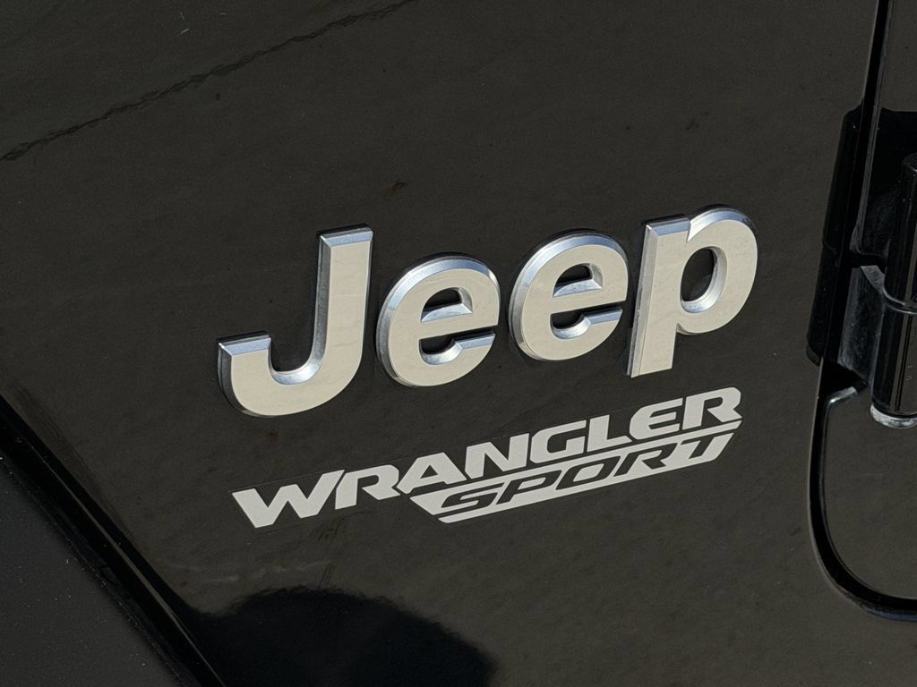 Used 2021 Jeep Wrangler Sport AWD/4WD image 11