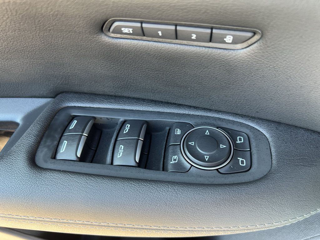Certified 2026 Cadillac XT5 Sportv w/ LPO, Floor Liner Package AWD/4WD image 24