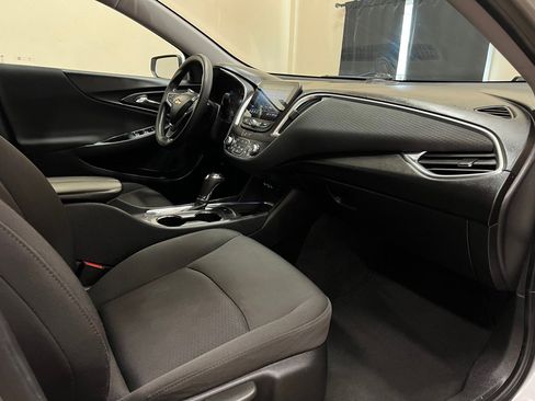 Used 2020 Chevrolet Malibu LT image 33