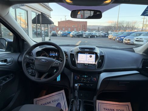 Used 2017 Ford Escape SE w/ Equipment Group 201A image 12